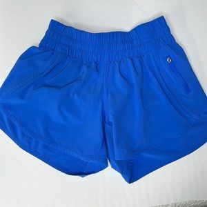 SOLD. Lululemon Tracker ShortV 4”